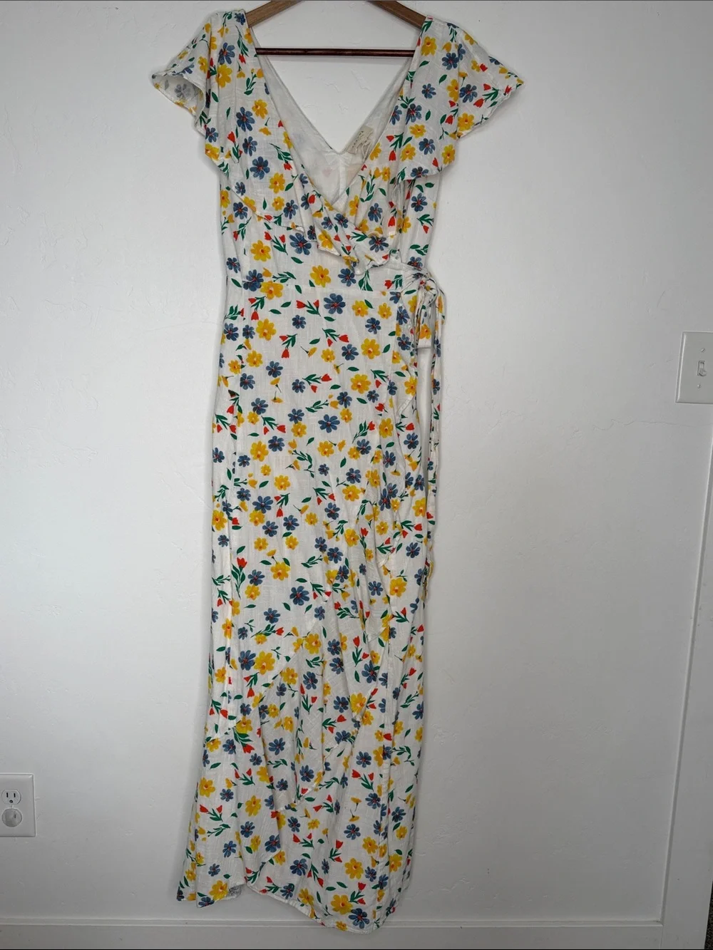 Sézane Giovana Floral Wrap Maxi Dress White Multicolor Size 40 - Picture 2 of 4